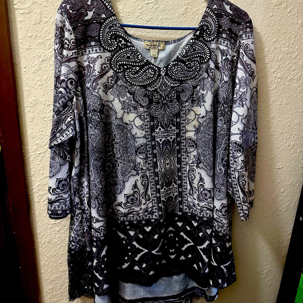 Good Condition one world black lace bustle back sweater knit top
